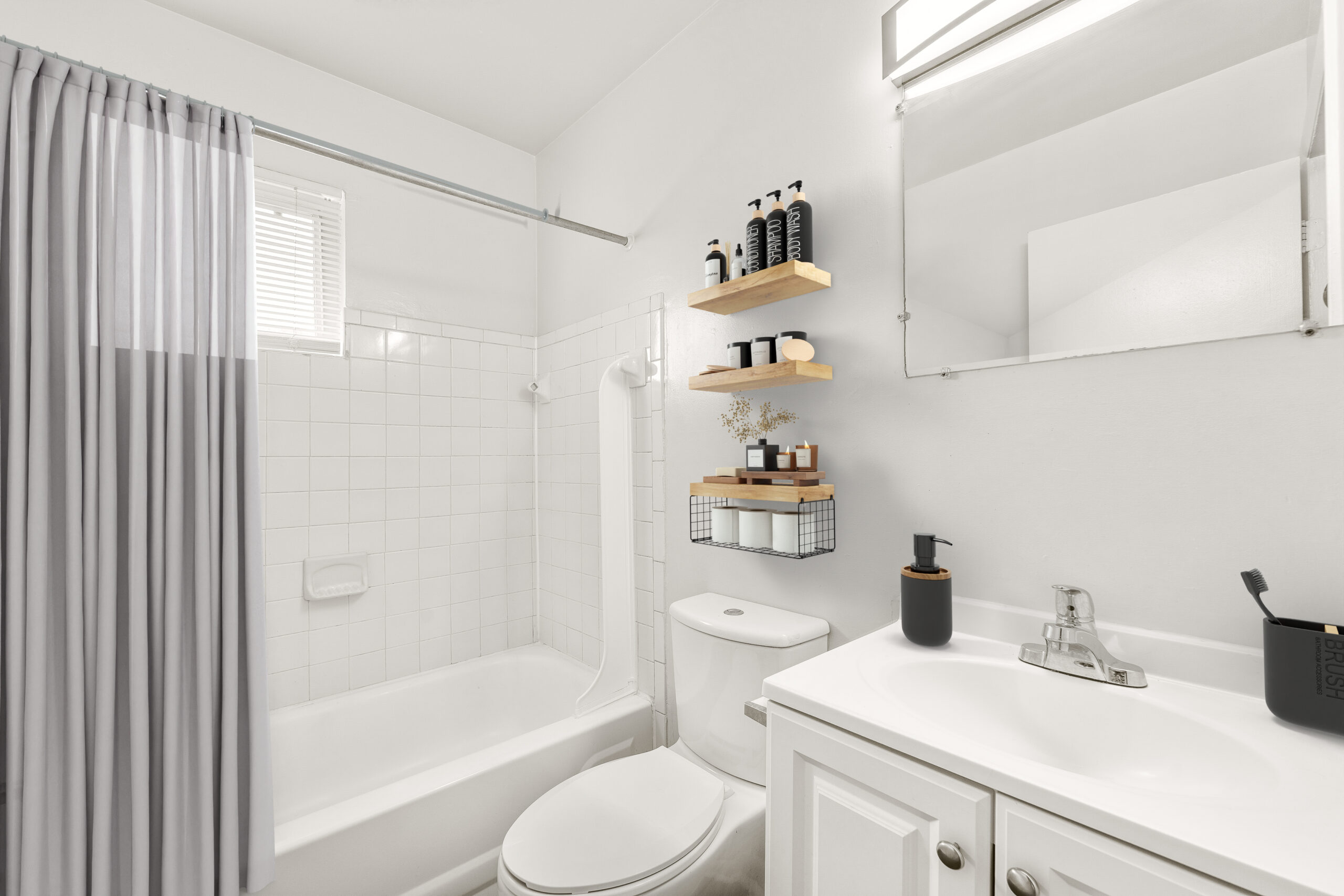 Tinker Creek Apartments Bathroom